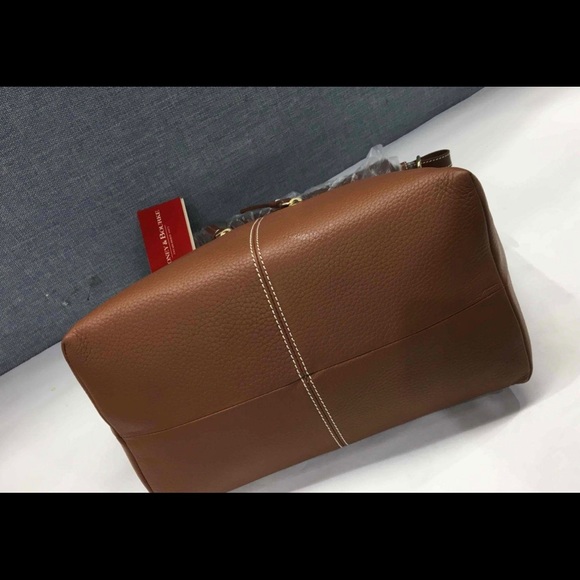 NWT Dooney & Bourke Front Duel Zipper Hobo Bag in Gorgeous Light Carmel Brown - Picture 3 of 10